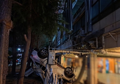 주차장 외벽 뚫고 '다이빙'… 부산 화명동서 음주운전