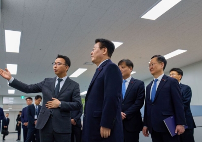 이 대통령, 초국가범죄TF 깜짝 방문…"한국인 건드리면 패가망신"