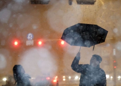 [내일날씨]전국 비 또는 눈… 한파 다소 누그러져