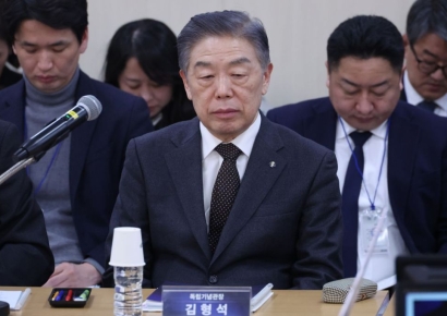 李대통령, 김형석 독립기념관장 해임 제청안 재가