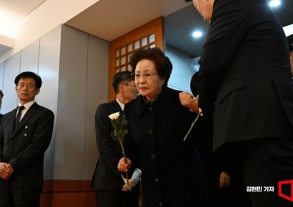 [포토] 이해찬 수석부의장 빈소 찾은 권양숙 여사