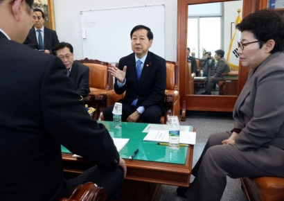 與 "대미투자법 2말3초 처리"…野 "무능 외교"