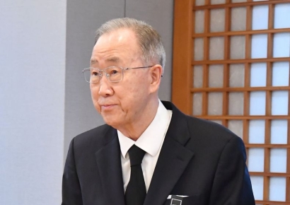 발길 이어지는 이해찬 前총리 빈소…李대통령 무궁화장 추서