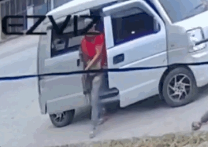 현직 시장 탄 차에 로켓포 발사…"영화 아닌 필리핀 '실제' 상황"