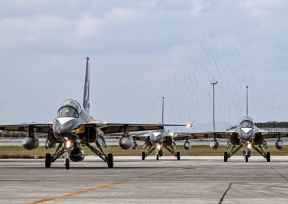 블랙이글스, 중동 방산전시회 위해 비상했다[양낙규의 Defence photo]