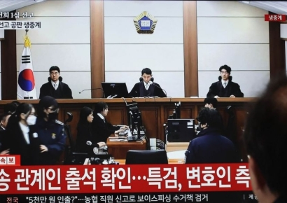 [포토] 법정 출석하는 김건희