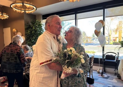 "나와 결혼해줄래요" 기억은 사라졌지만, 사랑은 남았다…39년 부부의 '두 번째 청혼'