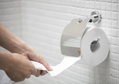 "화장실 휴지, '이 방향'으로 걸면 절대 안돼"…세균 노출 위험↑
