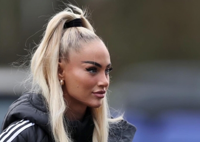 "승패보다 빛난 미모" 세계 최고 미녀 女축구선수, 英무대 복귀에 관중 '구름떼'