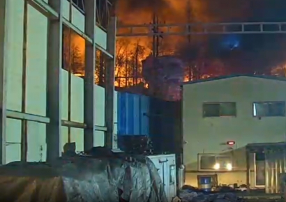 김해 한 비철금속 공장 화재, 산불로 번져 … 진화 중