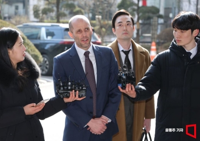 [포토] 해롤드 로저스 쿠팡 대표 경찰 조사 출석