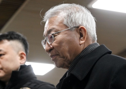 '사법농단' 양승태 2심서 유죄로 뒤집혀…징역 6개월·집유 1년