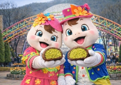 "두쫀쿠 사면 입장권"…영화관도 놀이공원도 '두쫀쿠 마케팅'