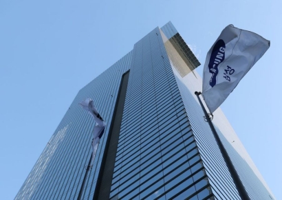 "신뢰에 흠집 난 상태" 삼성전자 외국인 지분율 49% 아래로…12년 6개월 만에 최저치