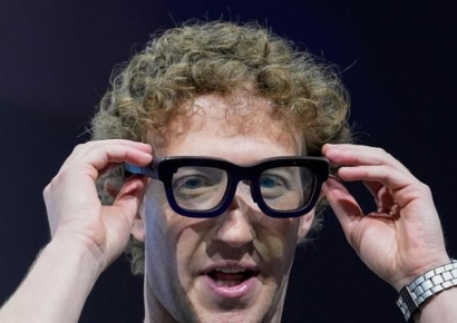 안경 쓴 남자와 대화했는데 연락처에 직장까지 '탈탈'…스마트 안경 몰카 기승