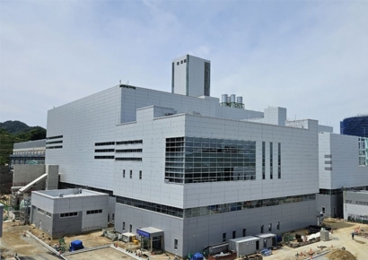 원전보다 풀기 어려운 숙제 'LNG·수소'…신규 발전소 입찰은 '올스톱'