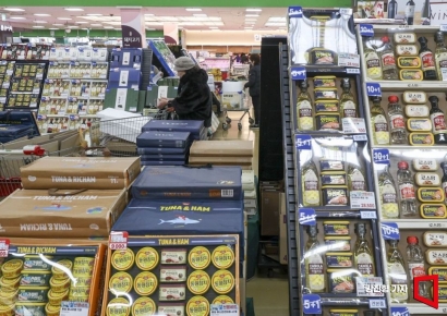 [포토] 하나로마트에 진열된 명절 선물 세트