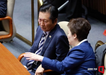 [포토] 대화하는 정청래-이언주