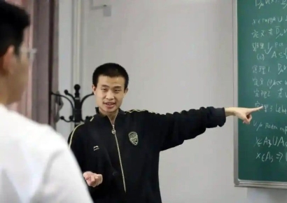 中 수학천재 웨이둥이, 35살에 베이징대 종신교수 임명