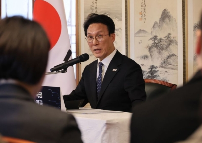 '밀약? 타격 소재' 메신저 논란에 김민석 총리 "내가 쓴 것 아냐"