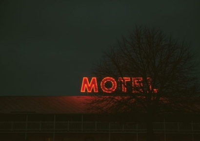 "여행할 땐 여기잖아" 검색하다 '깜짝'…어느새 자취 감춘 간판, 무슨 일