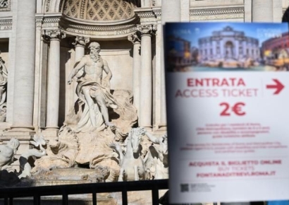 분수에 동전 던지러 갔다가 3400원 털렸다…관광객 몰리더니 입장료 도입한 '이곳'