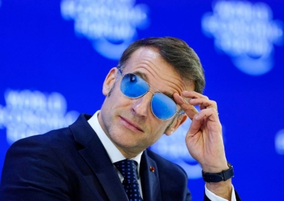 "인턴자리 있나요?" 여대생, 대통령에 직접 이력서 투척…"준비성 철저하군" 채용