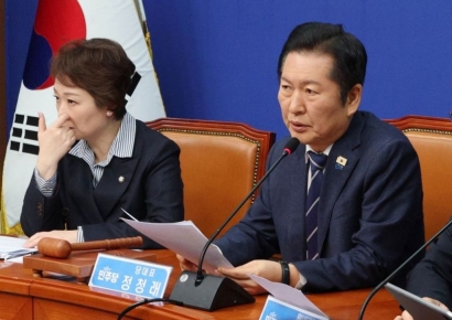 [포토] 정청래 "합당 토론회 열겠다…원한다면 비공개로"