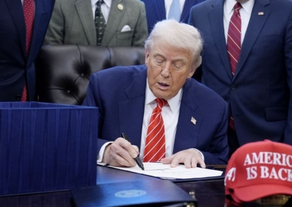 트럼프 "금리 내려야…하메네이, 매우 걱정해야"