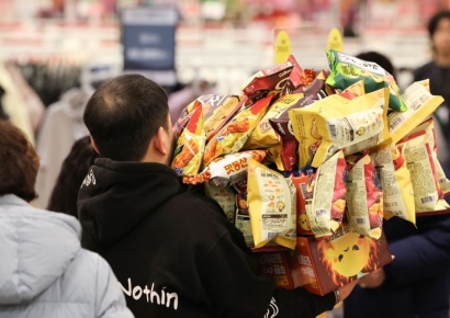 이마트 행사 뒤 '맛동산' 검색 9만5000% 폭증…중고거래 시장에 무슨 일?