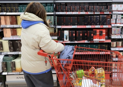 "영업 중단합니다" 문닫는 대형마트 속출…14년만에 새벽배송 길 열리나