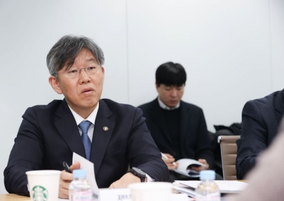 김이탁 국토1차관 "주택 공급, 조기 착공으로 시장 우려 불식해야"