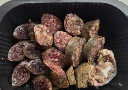 "순대 한 점에 1000원?"…유명 프랜차이즈 바가지 순대에 '시끌'