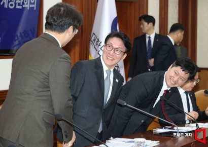 [포토] 회의 참석하는 김민석 국무총리