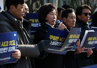 대형마트 '새벽배송' 허용 추진에 與 일각 반발…"골목상권 타격"