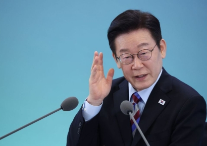 이 대통령, 대한상의 '백만장자 탈한국' 자료 직격…"가짜뉴스 생산·유포, 엄중 책임"