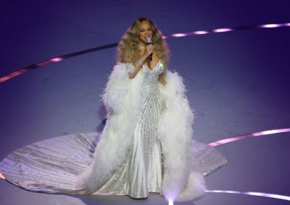 "입과 소리가 따로"…머라이어 캐리, 올림픽 개막식 립싱크 논란