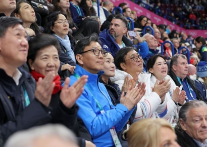 최휘영 장관 밀라노 아이스스케이팅 아레나 방문…피겨 차준환 응원