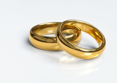 "부모님 결혼반지도 녹여"…佛 예비부부 금값에 '울상'