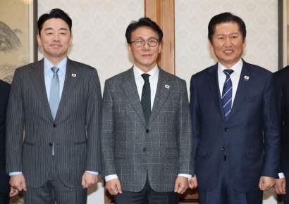 민주당發 리스크에  부담 커진 청와대