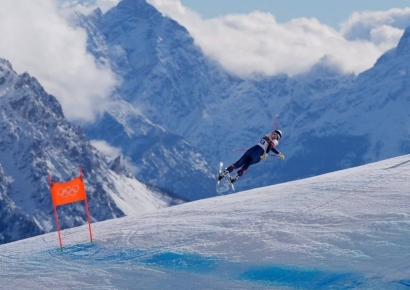 파열된 십자인대에 추가 충격…'스키 여제' 본, 경기 중 사고로 닥터 헬기로 이송