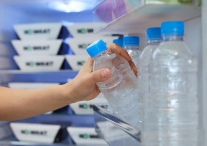 "이정도면 돈 내고 미세플라스틱 마신 꼴" 수돗물보다 3배 많았다