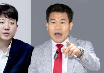 전한길 "이준석 토론 이길 자신" vs 李 "그때까지 구속되지 말고 무사하길"
