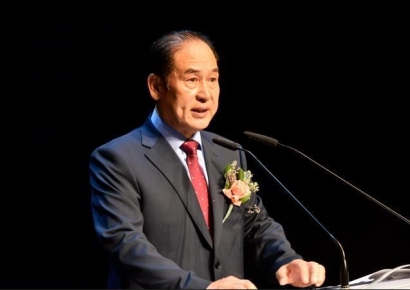 "시끄럽네"…'처녀 수입' 발언한 진도군수, 이번엔 군민에 욕설