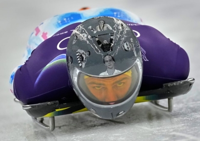 전세계인 지켜보는 올림픽…우크라 선수 헬멧에 담긴 특별한 얼굴들