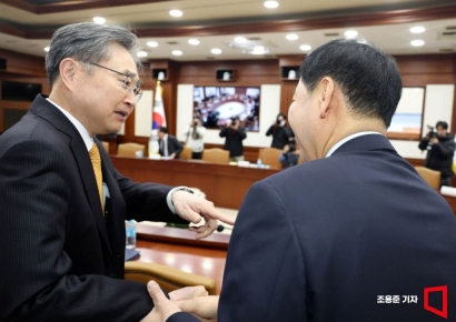 [포토] 구윤철 경제부총리와 조현 외교부 장관