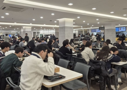 "이게 6500원" 다시 보이네…'고물가'에 학식 먹는 사람들