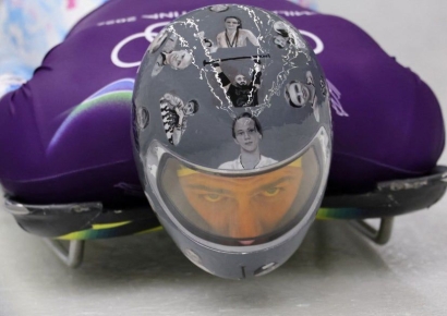 "내 친구들 얼굴" 올림픽 '추모 헬멧' 논란…IOC "추모 완장만 허용"