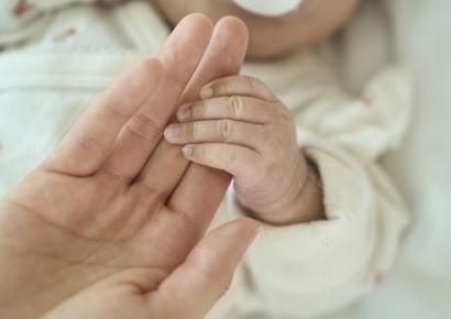 "아이 낳으면 1000만원" 파격 지원하자…퇴사율 절반 '뚝'