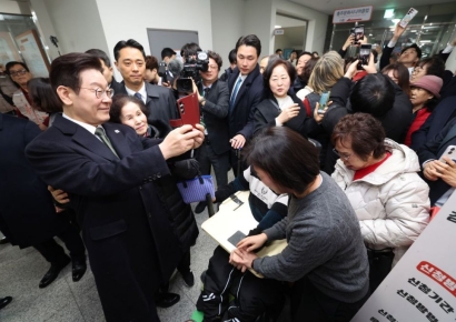 李 대통령이 칭찬한 '그냥드림'…신한금융, 100억으로 확대